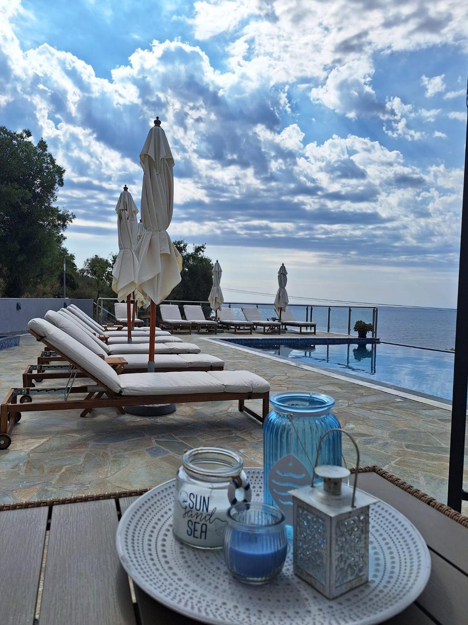 Sarti Thea Hotel ภายนอก รูปภาพ